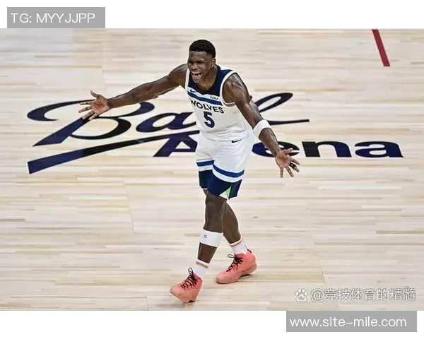 沃特森表现出色10投7中砍下21分赛场正负值高达17分